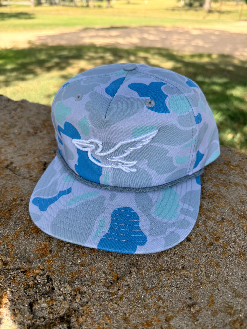 Pelican logo 256P