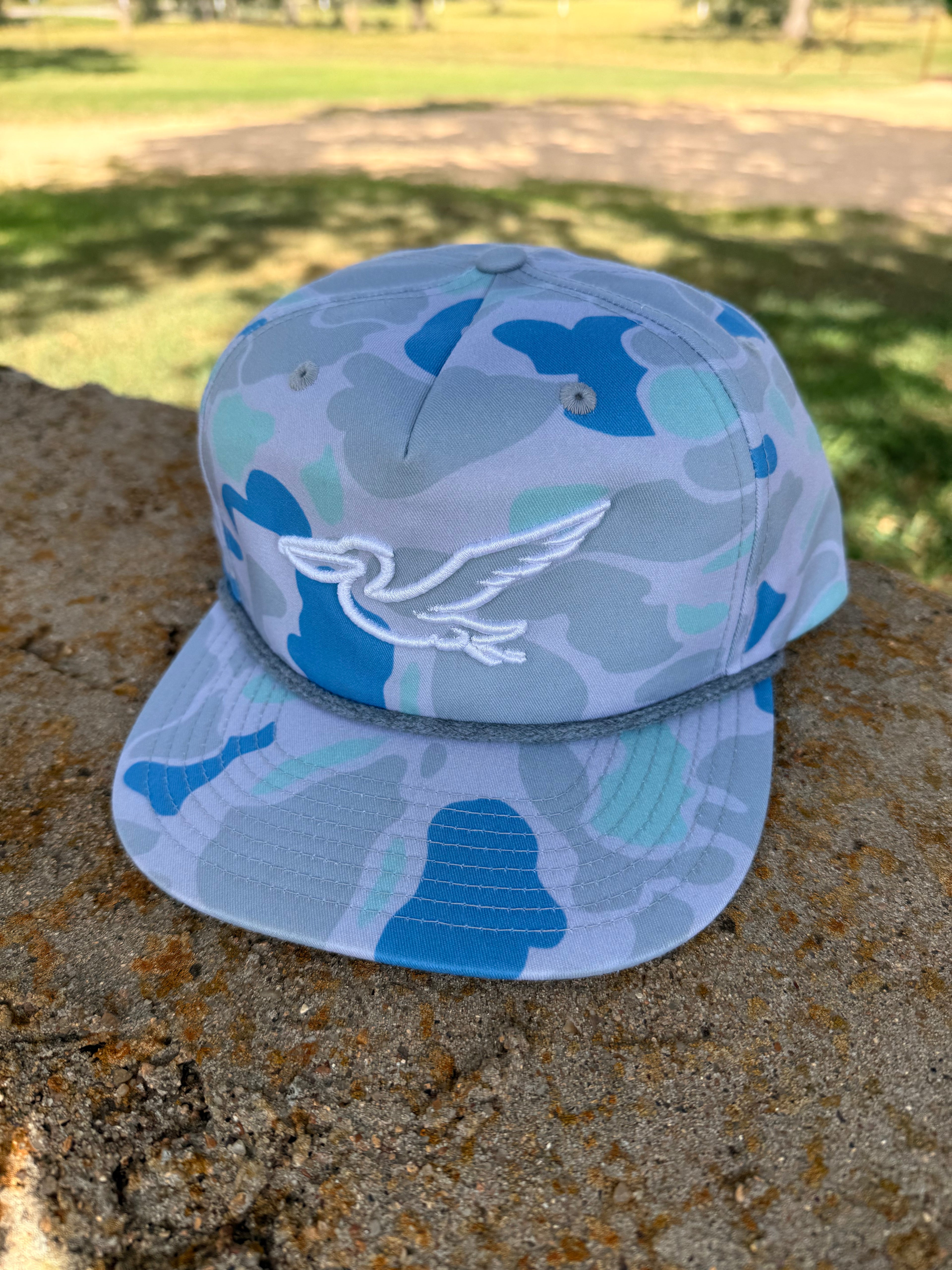 Pelican logo 256P